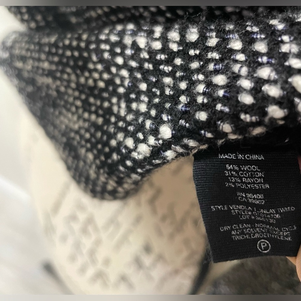 THEORY Vendla Black White Tweed Fringe pullover
Sweater SZ Small EUC… - Picture 5 of 5